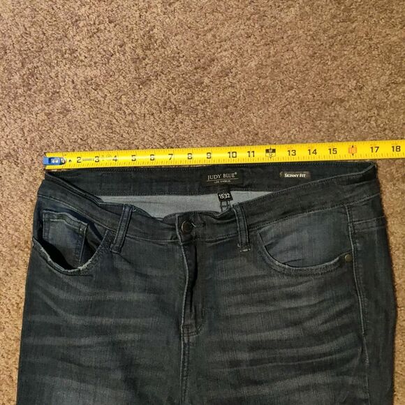 Judy Blue Skinny Fit Distressed Jeans Dark Wash Size 15/32 34x30 - Picture 4 of 10